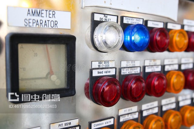 公寓樓或海上石油和天然氣廠的電表、電表的關閉Close up of an Electric meter,Electric utility meters for an apartment complex or offshore oil and gas plant